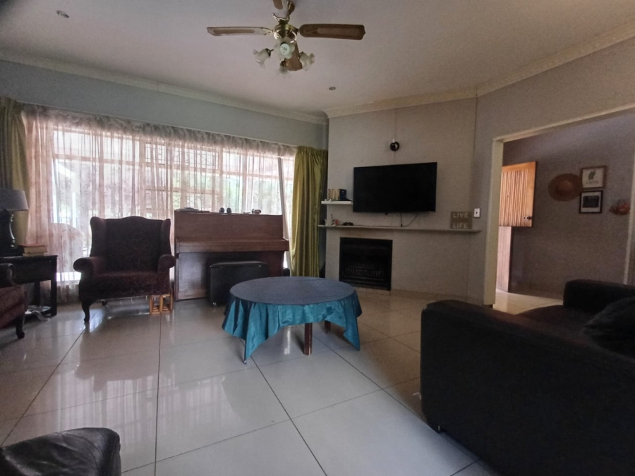 4 Bedroom Property for Sale in Flamwood North West